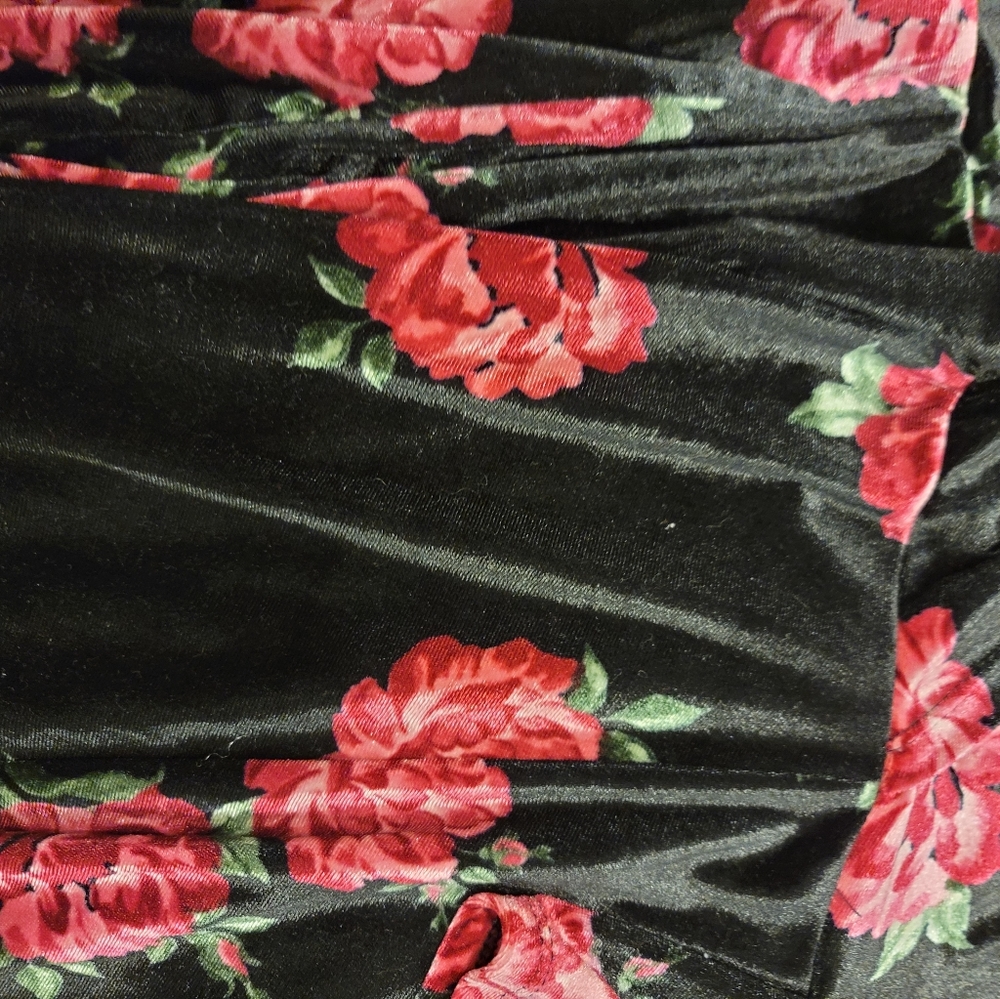 BLACK FLORAL VELVET SKATER DRESS